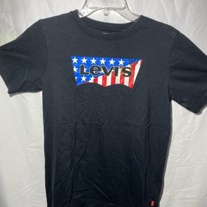 Levi’s USA flag tee